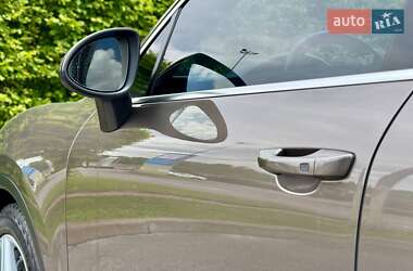 Внедорожник / Кроссовер Porsche Cayenne 2011 в 
