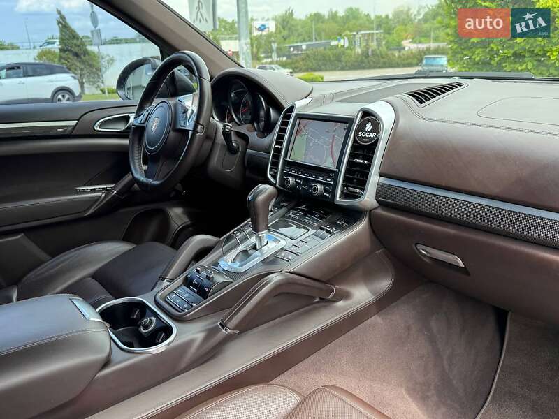 Внедорожник / Кроссовер Porsche Cayenne 2011 в Киеве