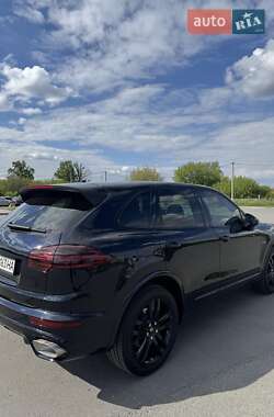 Внедорожник / Кроссовер Porsche Cayenne 2015 в 