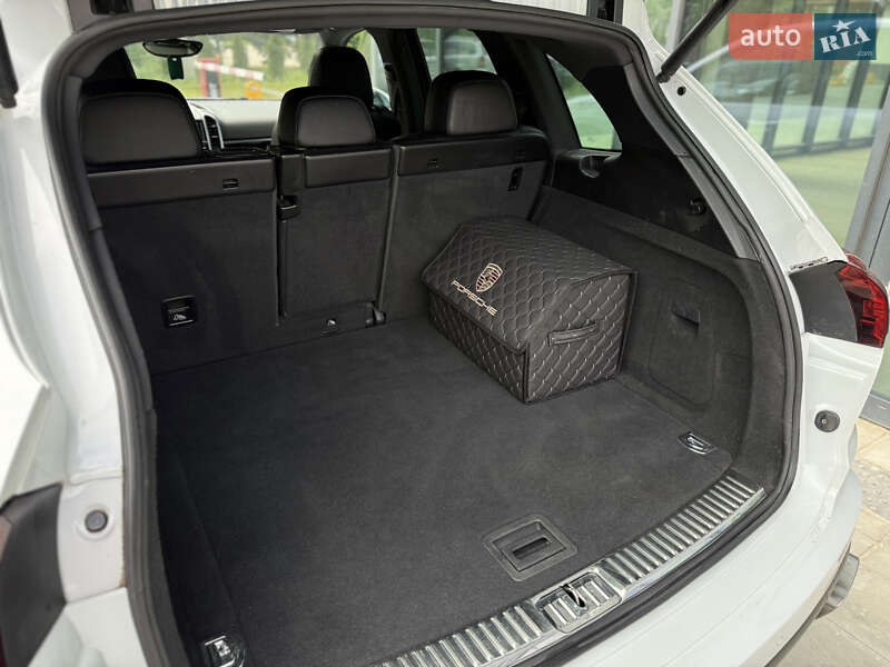 Позашляховик / Кросовер Porsche Cayenne 2015 в Львові фото 50 Позашляховик / Кросовер Porsche Cayenne 2015 в Львові