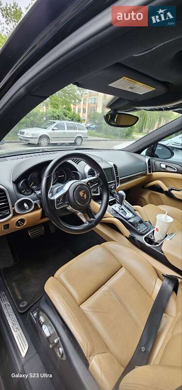 Внедорожник / Кроссовер Porsche Cayenne 2015 в Львове