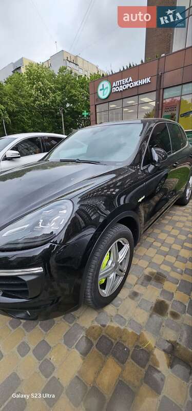 Внедорожник / Кроссовер Porsche Cayenne 2015 в Львове