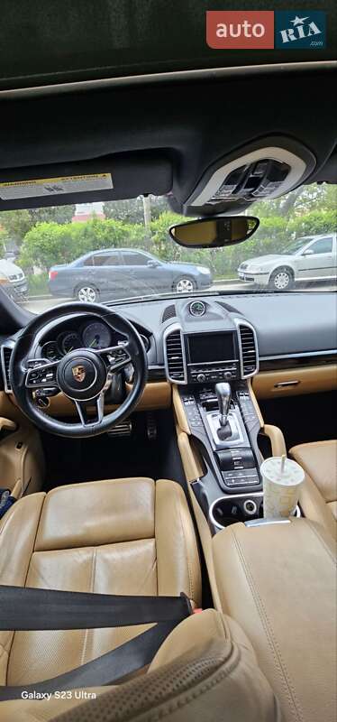 Внедорожник / Кроссовер Porsche Cayenne 2015 в Львове