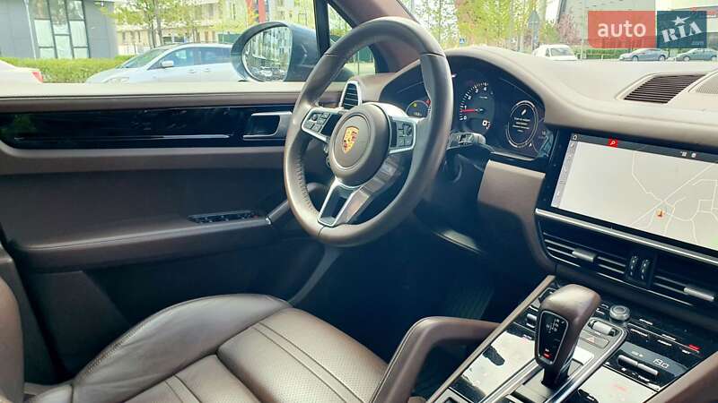 Внедорожник / Кроссовер Porsche Cayenne 2019 в Киеве
