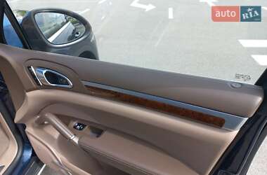 Внедорожник / Кроссовер Porsche Cayenne 2013 в 