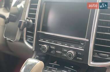 Внедорожник / Кроссовер Porsche Cayenne 2010 в 