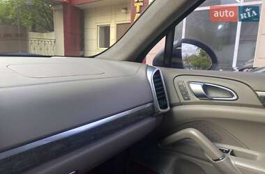 Внедорожник / Кроссовер Porsche Cayenne 2010 в 
