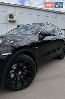 Внедорожник / Кроссовер Porsche Cayenne 2010 в 