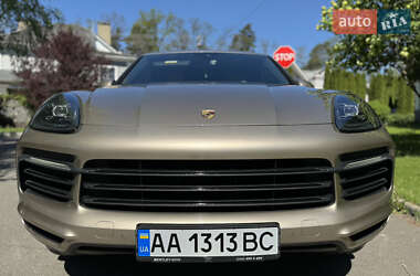Внедорожник / Кроссовер Porsche Cayenne 2018 в 