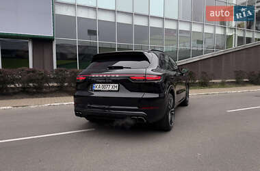 Внедорожник / Кроссовер Porsche Cayenne 2018 в 