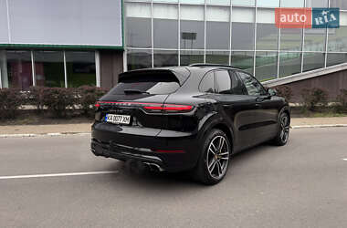 Внедорожник / Кроссовер Porsche Cayenne 2018 в 