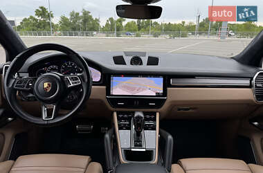 Внедорожник / Кроссовер Porsche Cayenne 2018 в 