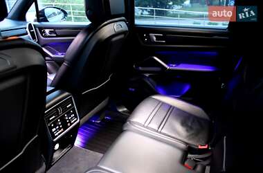 Позашляховик / Кросовер Porsche Cayenne 2020 в 