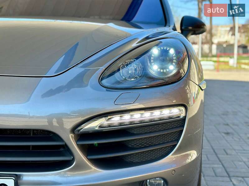 Позашляховик / Кросовер Porsche Cayenne 2013 в Дніпрі