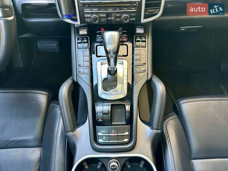 Позашляховик / Кросовер Porsche Cayenne 2013 в Дніпрі