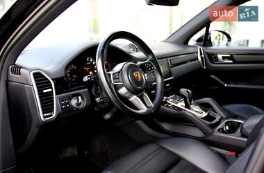 Позашляховик / Кросовер Porsche Cayenne 2020 в 