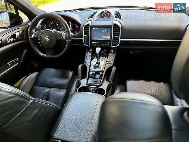 Позашляховик / Кросовер Porsche Cayenne 2013 в Дніпрі