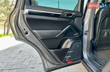 Внедорожник / Кроссовер Porsche Cayenne 2013 в 