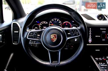 Позашляховик / Кросовер Porsche Cayenne 2020 в 