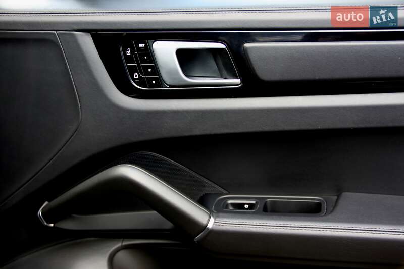 Внедорожник / Кроссовер Porsche Cayenne 2020 в Хмельницком фото 140 Внедорожник / Кроссовер Porsche Cayenne 2020 в Хмельницком