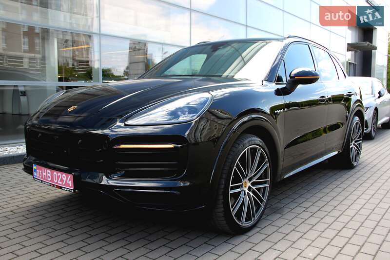 Позашляховик / Кросовер Porsche Cayenne 2020 в 