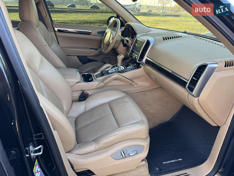 Внедорожник / Кроссовер Porsche Cayenne 2012 в Павлограде