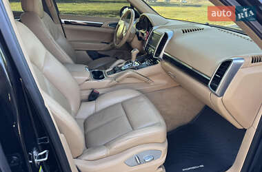 Позашляховик / Кросовер Porsche Cayenne 2012 в 
