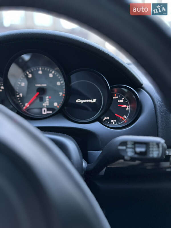 Внедорожник / Кроссовер Porsche Cayenne 2012 в Белгороде-Днестровском