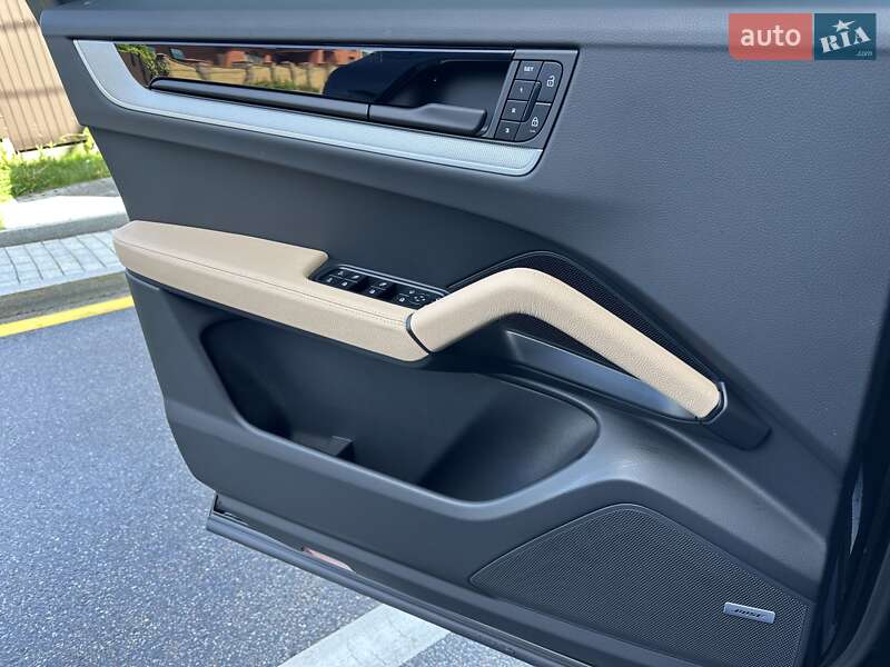 Внедорожник / Кроссовер Porsche Cayenne 2025 в Киеве фото 56 Внедорожник / Кроссовер Porsche Cayenne 2025 в Киеве