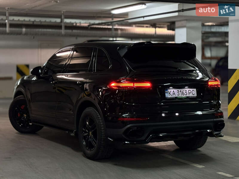 Позашляховик / Кросовер Porsche Cayenne 2016 в Дніпрі