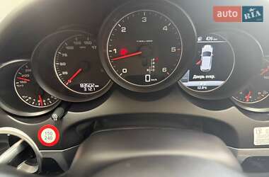 Внедорожник / Кроссовер Porsche Cayenne 2015 в 