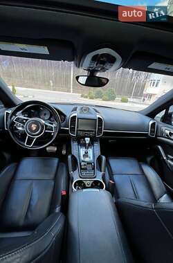 Позашляховик / Кросовер Porsche Cayenne 2014 в 