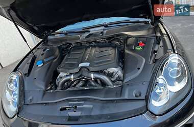 Позашляховик / Кросовер Porsche Cayenne 2014 в 