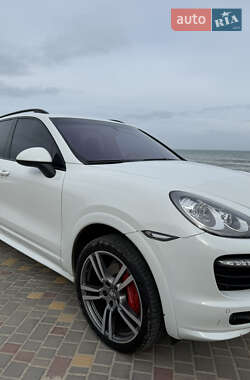 Внедорожник / Кроссовер Porsche Cayenne 2012 в 