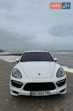 Внедорожник / Кроссовер Porsche Cayenne 2012 в 