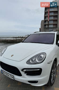 Внедорожник / Кроссовер Porsche Cayenne 2012 в 