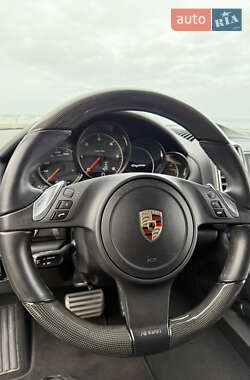 Внедорожник / Кроссовер Porsche Cayenne 2012 в 
