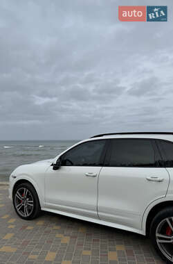 Внедорожник / Кроссовер Porsche Cayenne 2012 в 