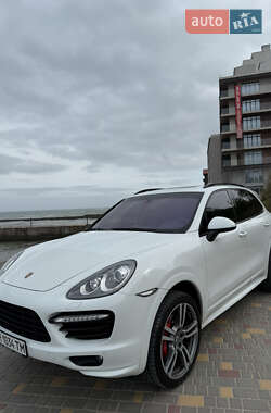 Внедорожник / Кроссовер Porsche Cayenne 2012 в 