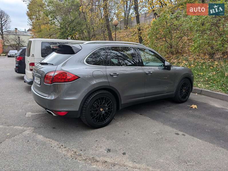 Позашляховик / Кросовер Porsche Cayenne 2010 в Києві