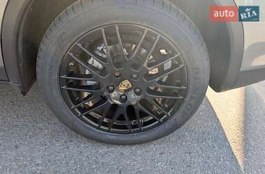 Позашляховик / Кросовер Porsche Cayenne 2010 в 
