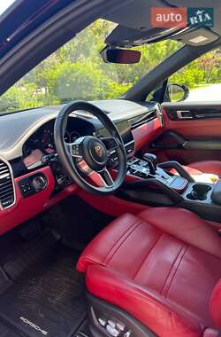 Внедорожник / Кроссовер Porsche Cayenne 2020 в 