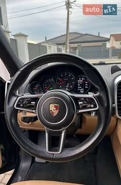 Позашляховик / Кросовер Porsche Cayenne 2017 в 