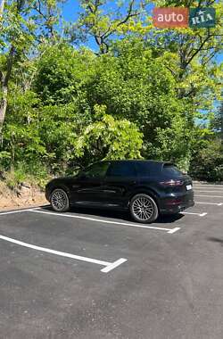 Внедорожник / Кроссовер Porsche Cayenne 2020 в 