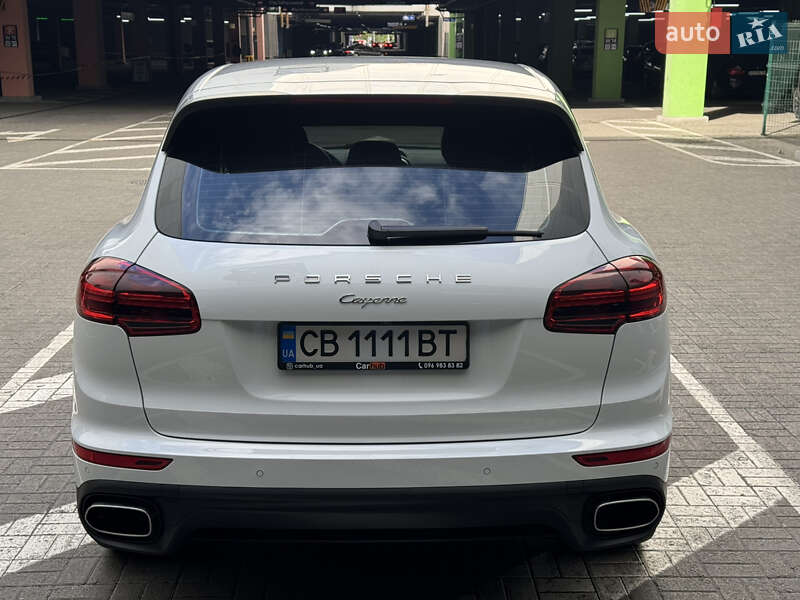 Внедорожник / Кроссовер Porsche Cayenne 2015 в Киеве