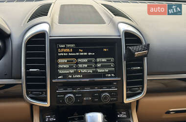 Позашляховик / Кросовер Porsche Cayenne 2015 в Києві