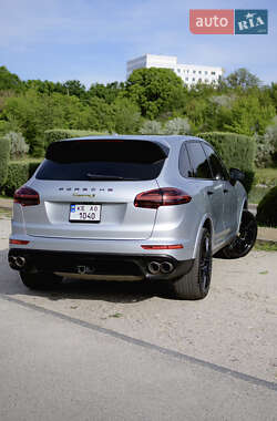 Внедорожник / Кроссовер Porsche Cayenne 2017 в 