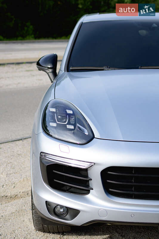 Позашляховик / Кросовер Porsche Cayenne 2017 в Дніпрі фото 8 Позашляховик / Кросовер Porsche Cayenne 2017 в Дніпрі
