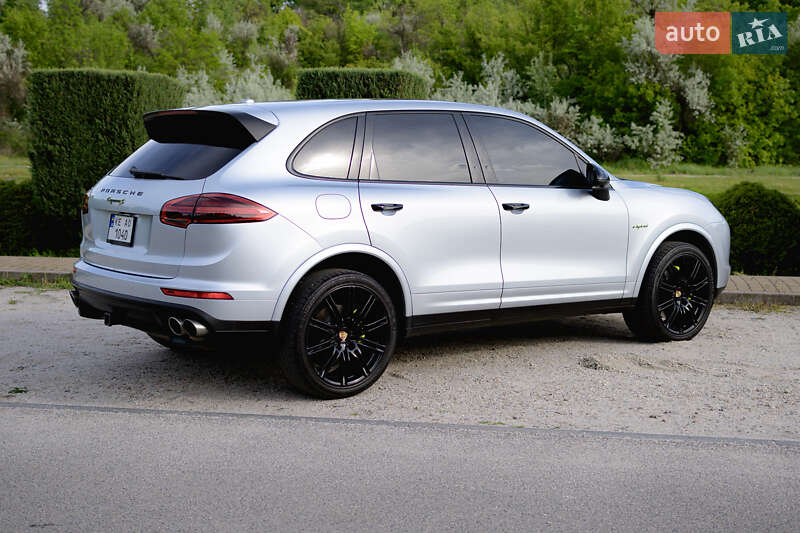 Позашляховик / Кросовер Porsche Cayenne 2017 в Дніпрі фото 5 Позашляховик / Кросовер Porsche Cayenne 2017 в Дніпрі
