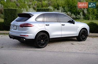 Внедорожник / Кроссовер Porsche Cayenne 2017 в 
